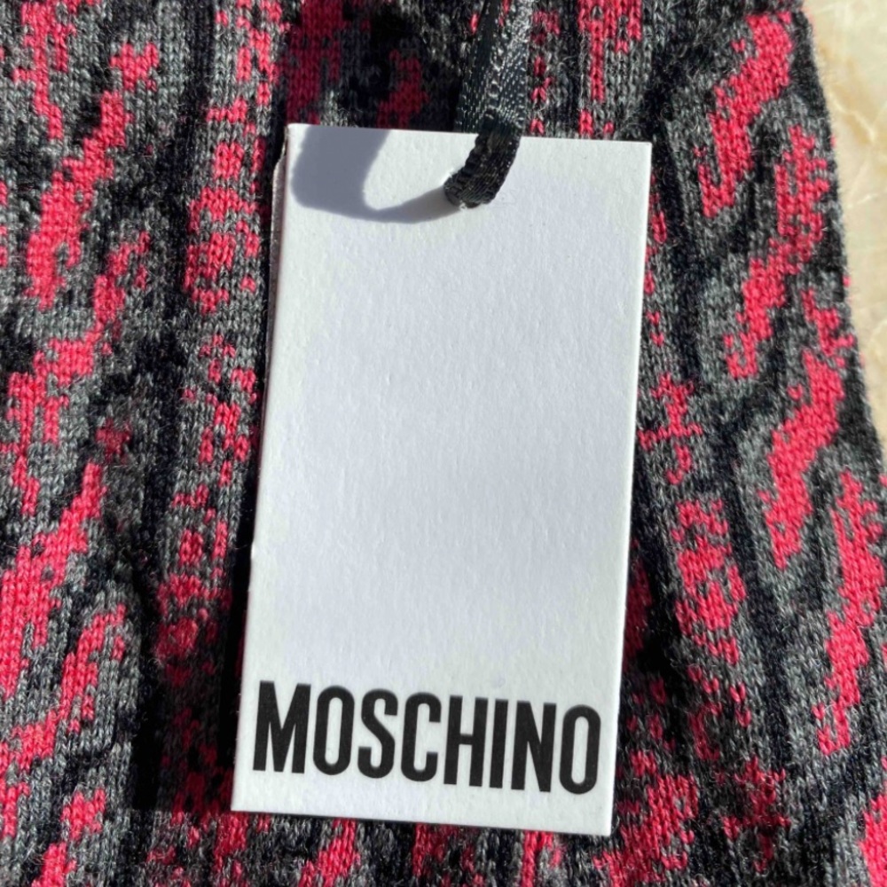 Moschino - Picture 2 of 3